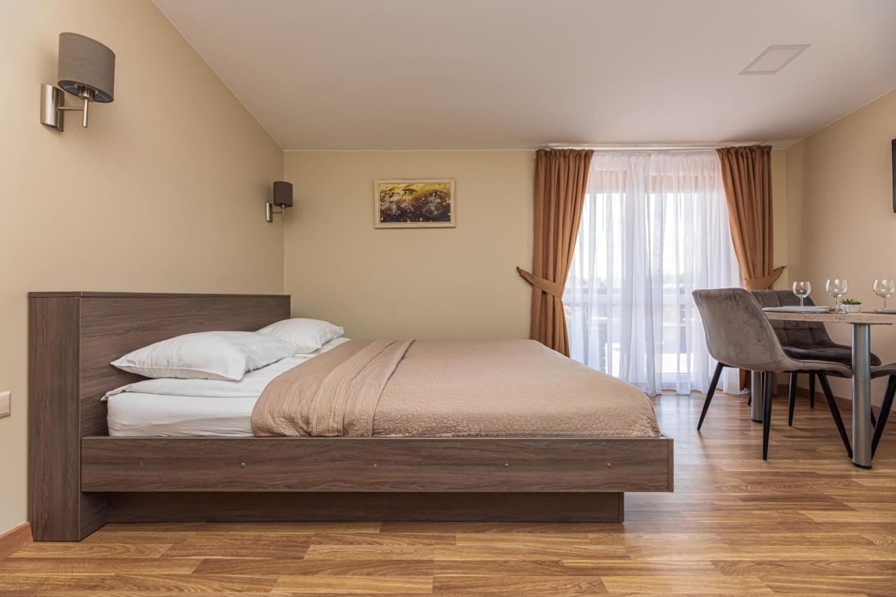Palangos Vila Apartments Паланга Екстер'єр фото