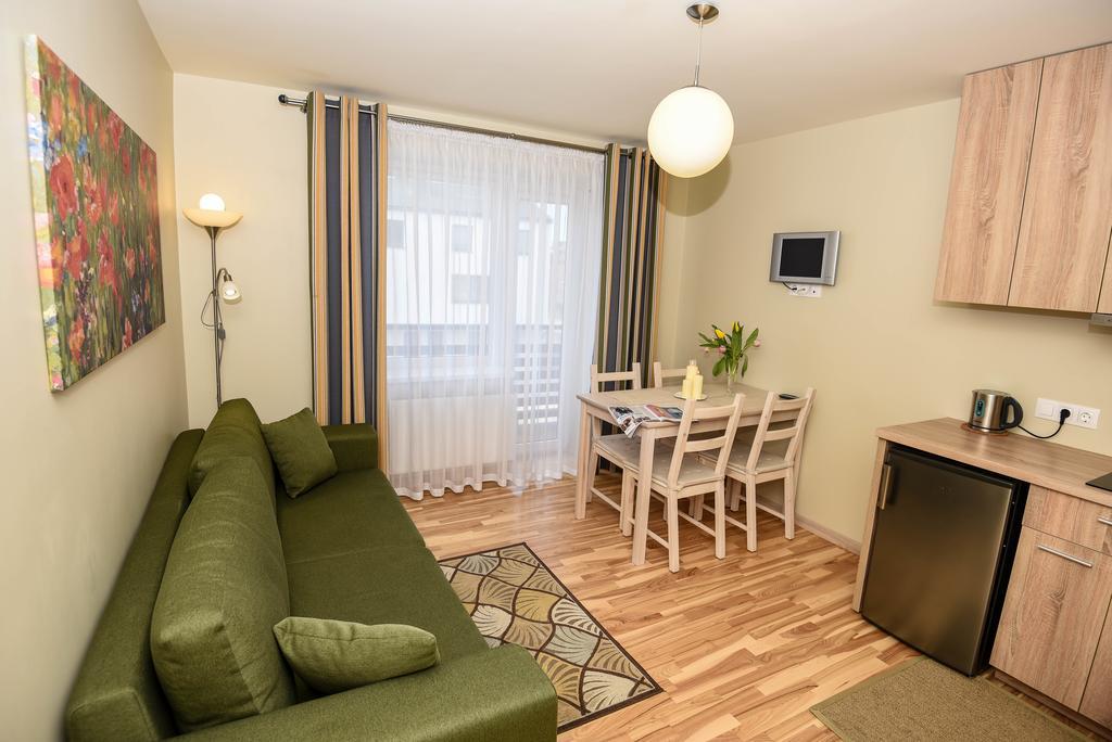 Palangos Vila Apartments Паланга Екстер'єр фото